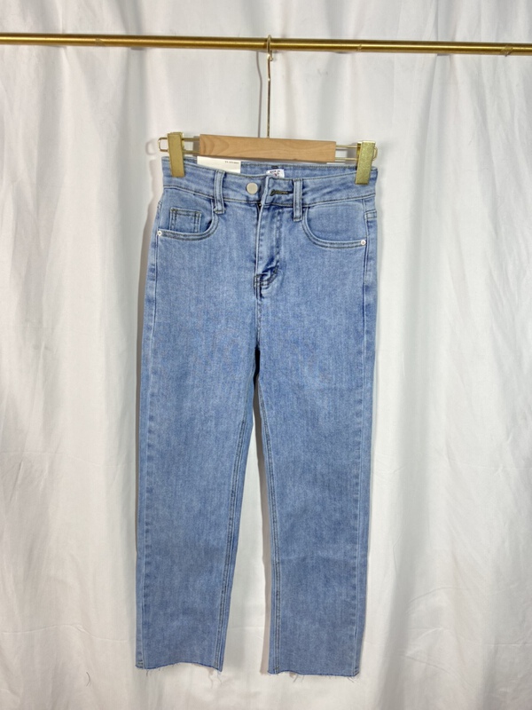 New in early summer! [Yi show shop] Korean style simple loose jeans 1026# Cl