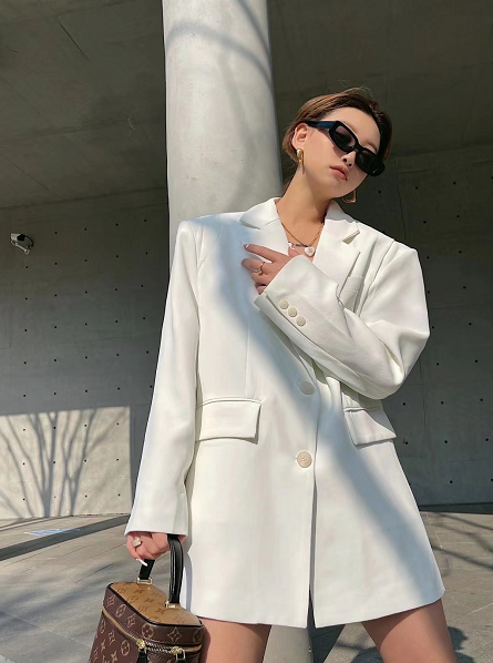 New year in early spring! [open] bright color, simple back opening suit 8698# XYJ