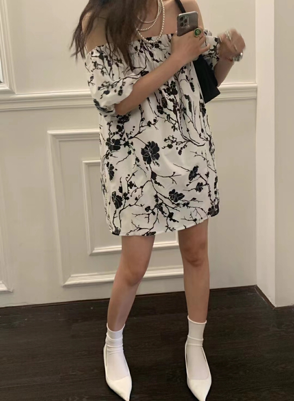 [c.h.z] rubber band one shoulder Lantern Sleeve thin meat covered floral dress 78033# WTT