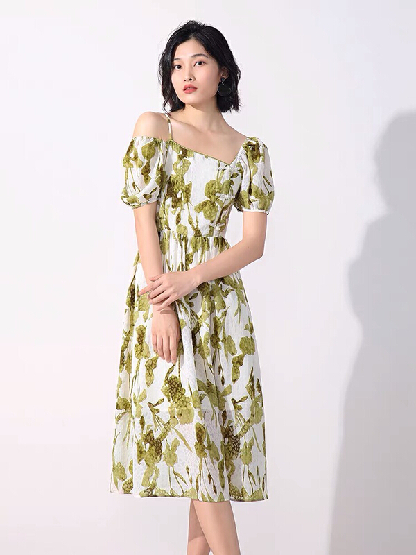 [Yingying new clothes] sweet temperament design and color short sleeve one-line collar two-piece dress 7470# Cl