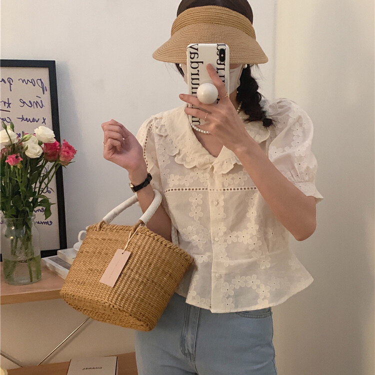 [timely rain] Han Feng ins French retro heavy industry Lace Embroidery Flower Lapel fungus lace chic short shirt 27579# WPL