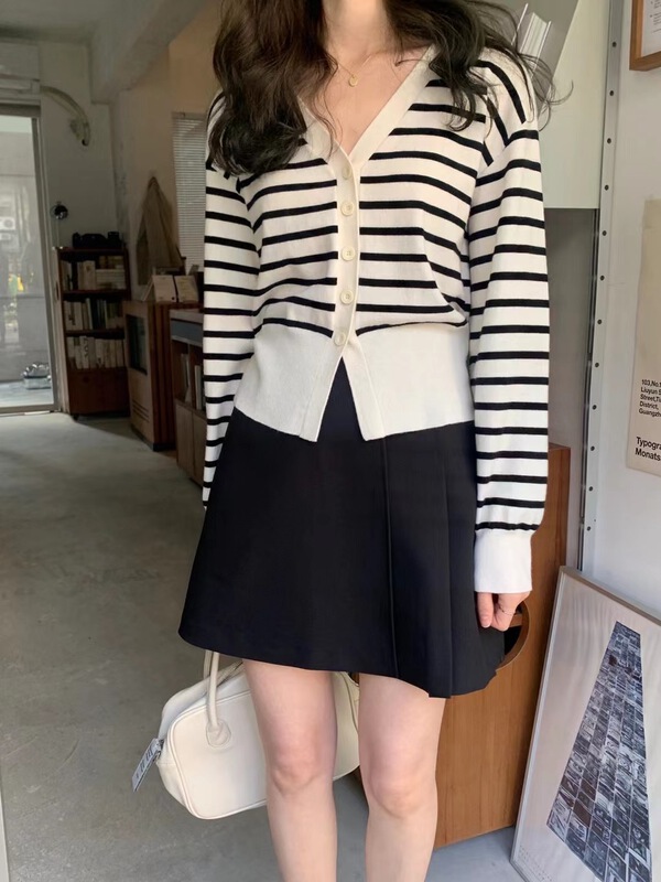 Original price 111.97! New year in early spring! [T.G] V-neck commuter fashion Vintage knit cardigan (33% wool) 15999# cqw