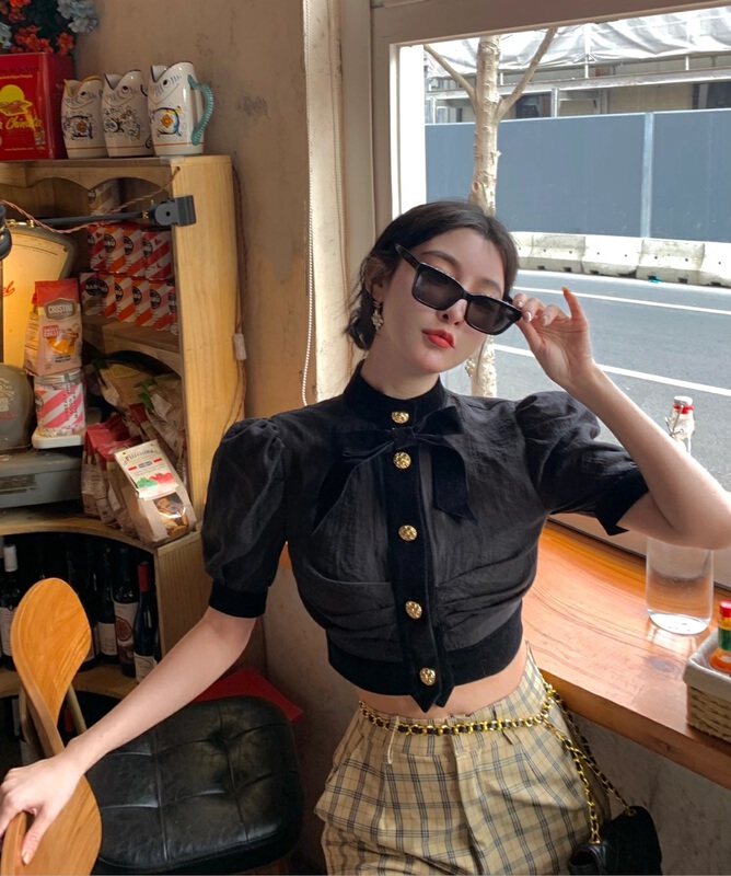 New year in early spring! [ala emiva] black velvet bubble short style fashion high-end feeling super good-looking tea shirt s1266# JJ