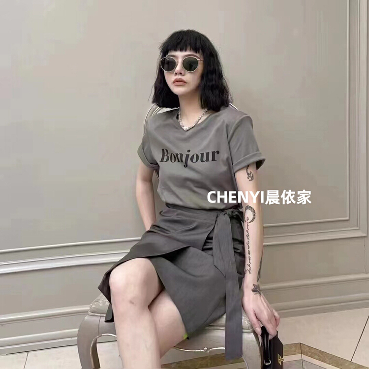 Live 93! [Chenyi] letter printed T-shirt + lady style skirt suit (only suit) 1975# XYY