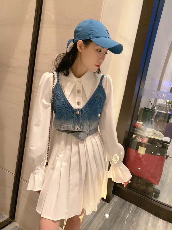 [top Chan Lin] Korean version of a small group of cowboy shirt with suspenders outside (excluding inside) 95035# cqw