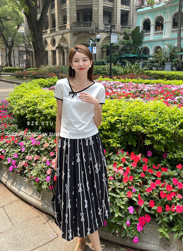 Women's style bow tie short sleeve