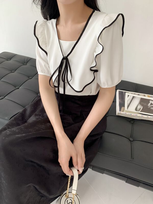 New in early summer! Hanna style shirt with ruffle