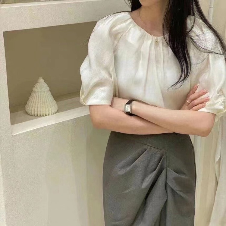 New year in early spring! [larti] Korean bubble sleeve design small shirt c8097# ll