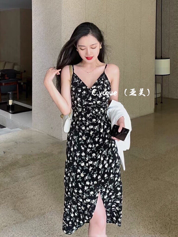 New year in early spring! [c.vogue] Korean design V-neck suspender dress 2255# XYY