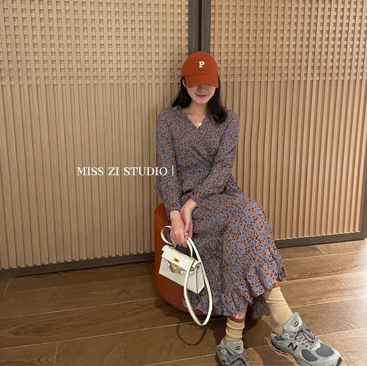 現貨!【MISS ZI】復古碎花V領顯瘦連衣裙  2250#  CQW