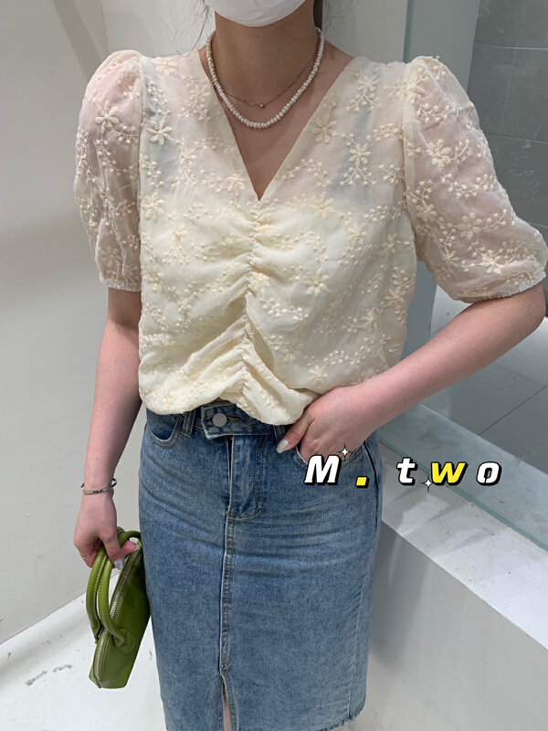 New in early summer! [m.two] V-neck fashion embroidery blouse 7782# hyy