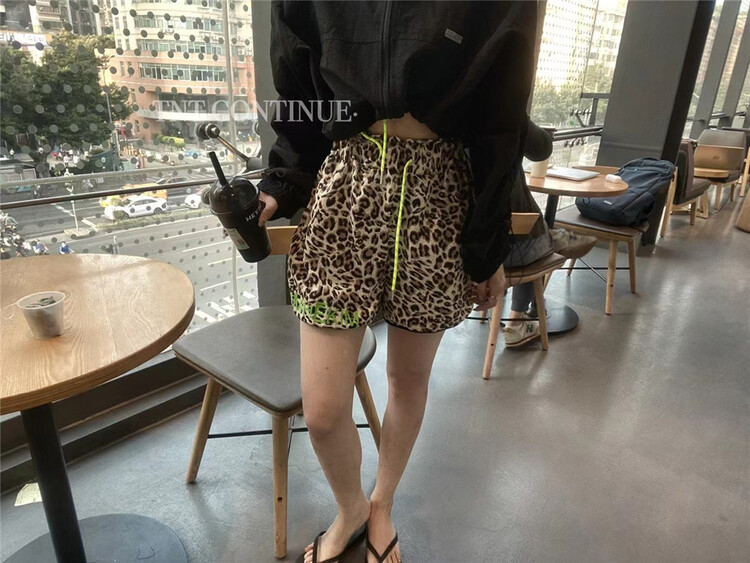 [TNT continue] Korean letters embroidered leopard casual shorts ys1-60039# L