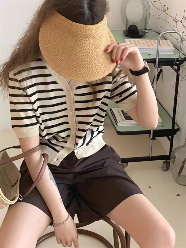 [Wo / men] simple stripe V-neck knitted cardigan 2385# zxl