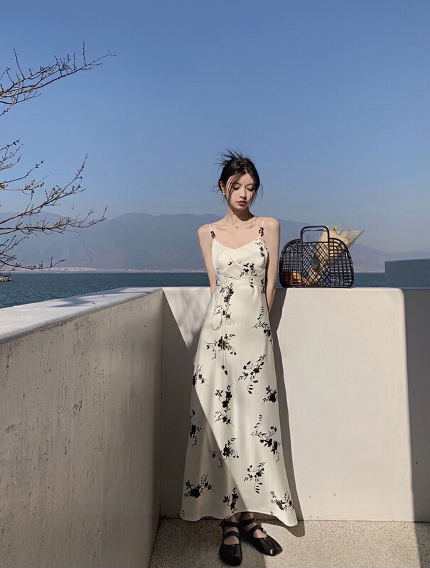 New in early summer! [smile baby] suspender floral texture waist strap dress (with waist rope) b2819# WPL