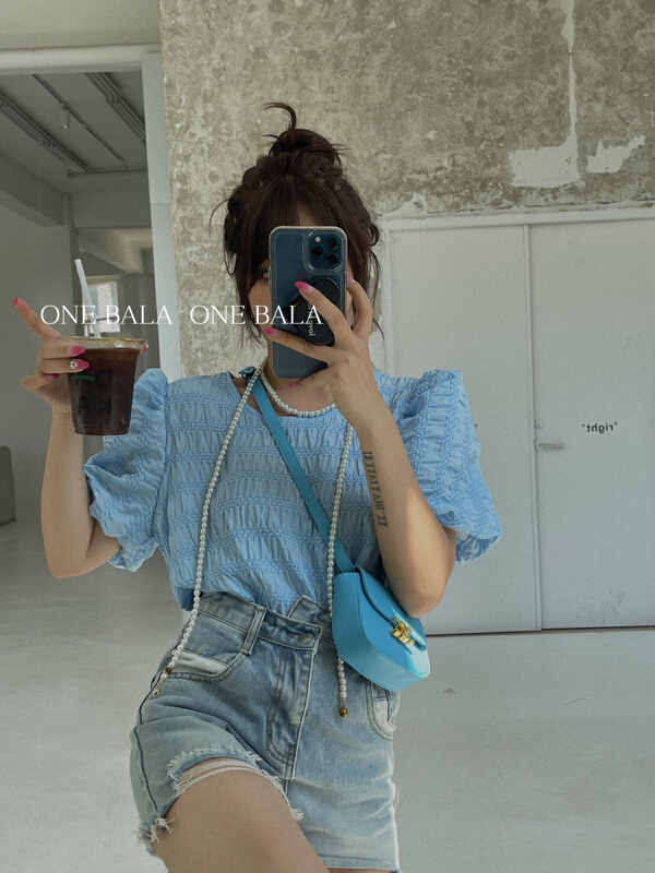 New in early summer! [Yiba] versatile fashion bubble sleeve blouse (only selling blouses) 1211# hjy