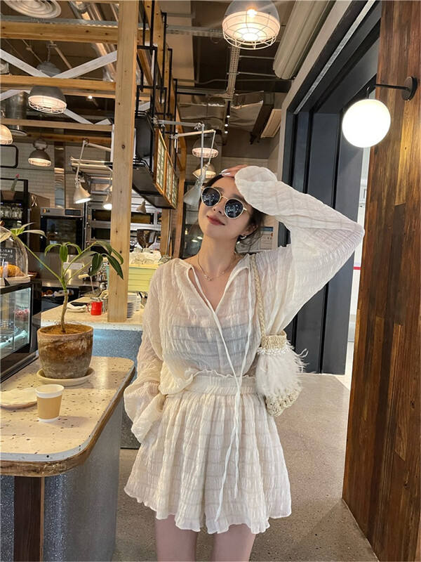 [wht] Korean long sleeved sunscreen shirt + casual versatile Shorts Set 4105# WTT
