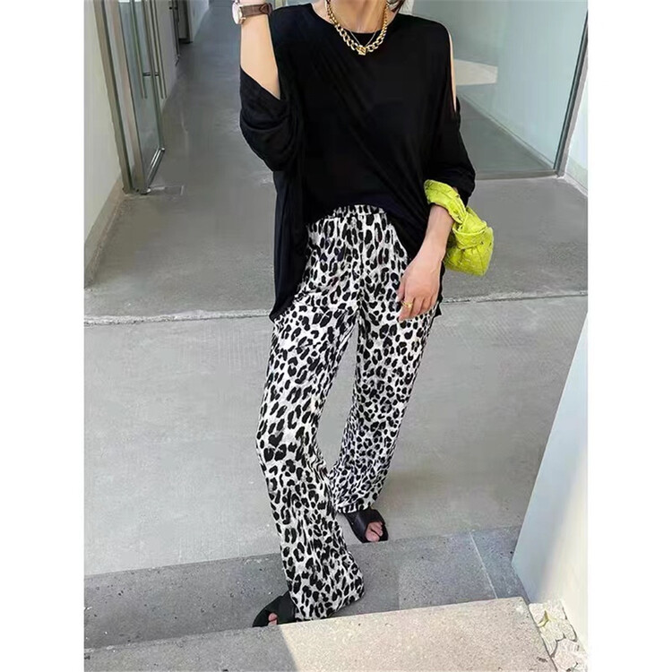 New in early summer! [Da m family] leopard print Korean crimping casual pants 8839# WTT