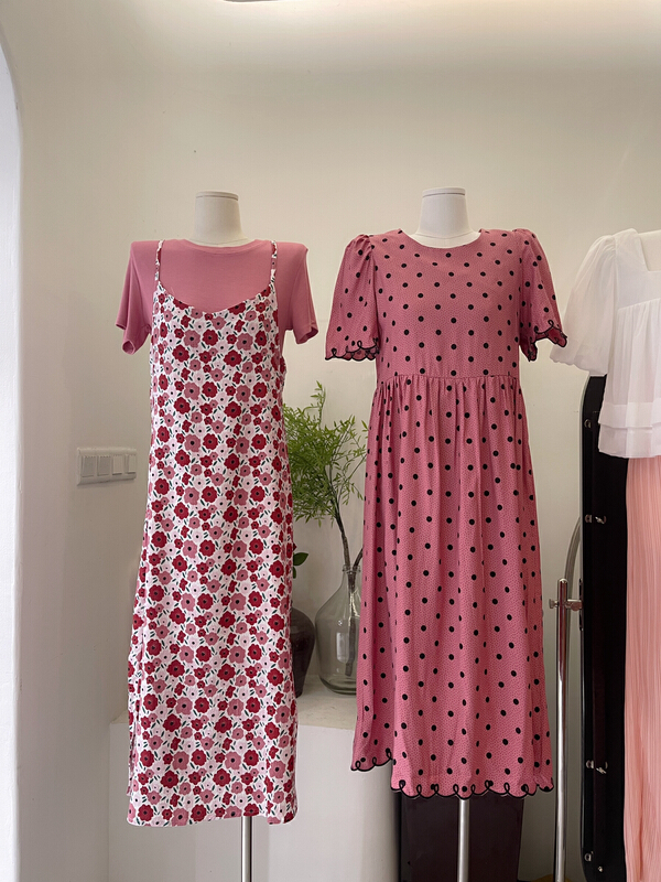 New in early summer! [timely rain] Han Feng ins sweet temperament retro foreign style love print contrast color wave edge short sleeve dress 99955# WPL