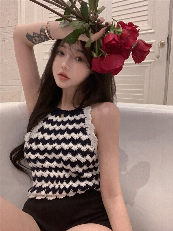 [pan] niche grid pattern hanging neck short navel exposed sweet and spicy vest 00280# PCZ