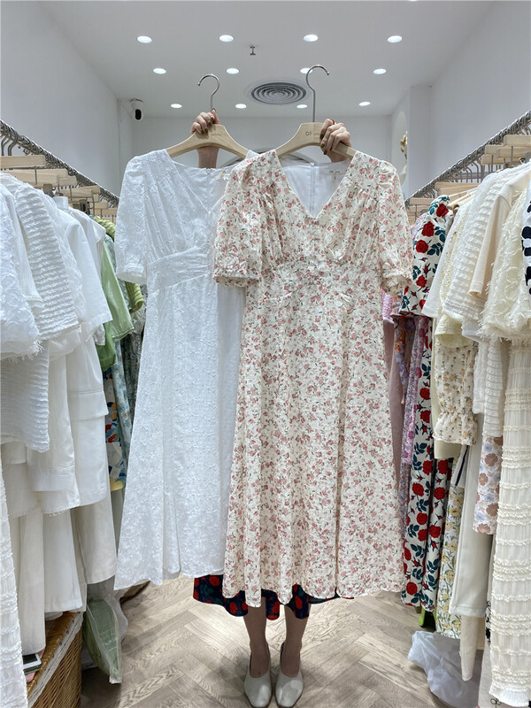 New in early summer! [of white] Korean lady V-neck dress 881233# hjy