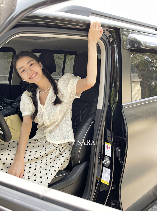 [Sara] French V-neck three-dimensional lace flower blouse 90026# lwy