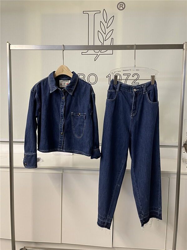 New year in early spring! [bobo1972] Korean simple denim jacket + straight skinny jeans suit 215228-215229# XYJ