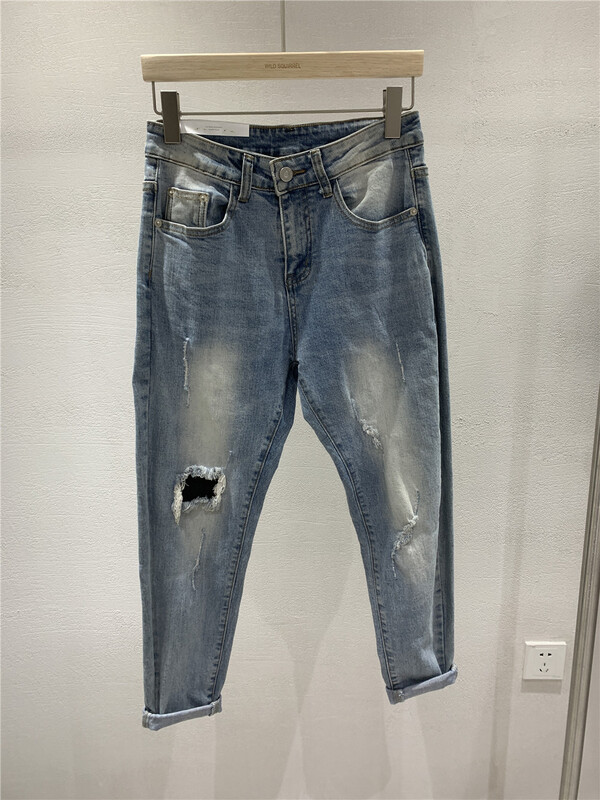 New year in early spring! [wild squirrel] comfortable and versatile ripped jeans 121# ZZL