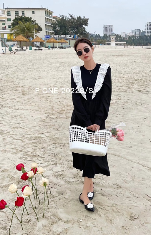 goods in stock! New year in early spring! [f one] French V-neck Ruffle knit stitched dress 56192# WPL