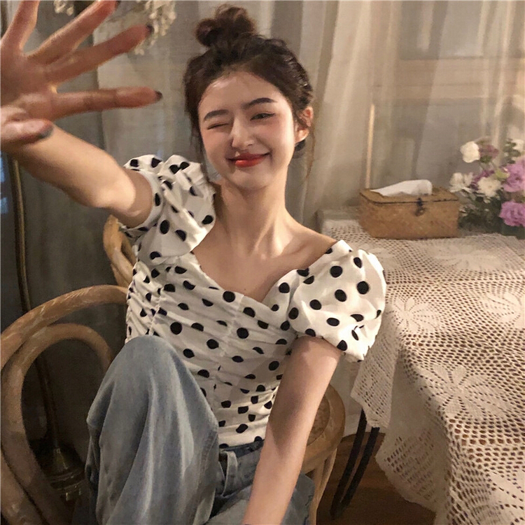 goods in stock! New in early summer! [timely rain] Han Feng ins temperament shows thin square collar design wave point short versatile shirt 44521# WPL