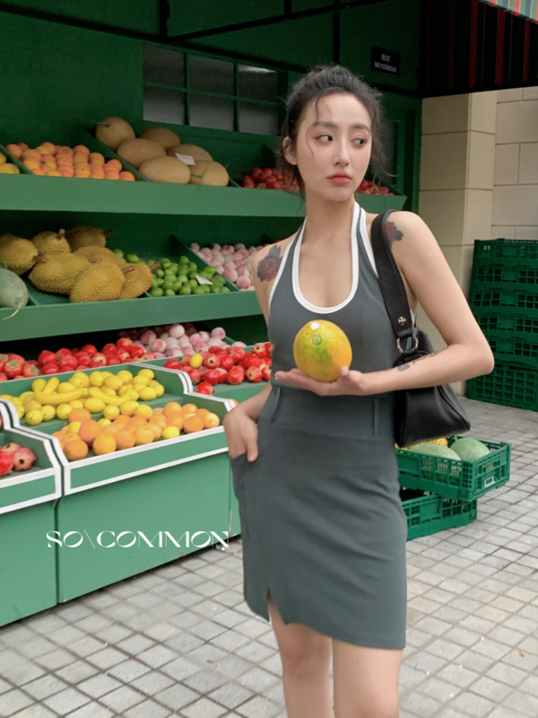 [so common] halter neck color blocking waist closing temperament dress 62476# XYJ