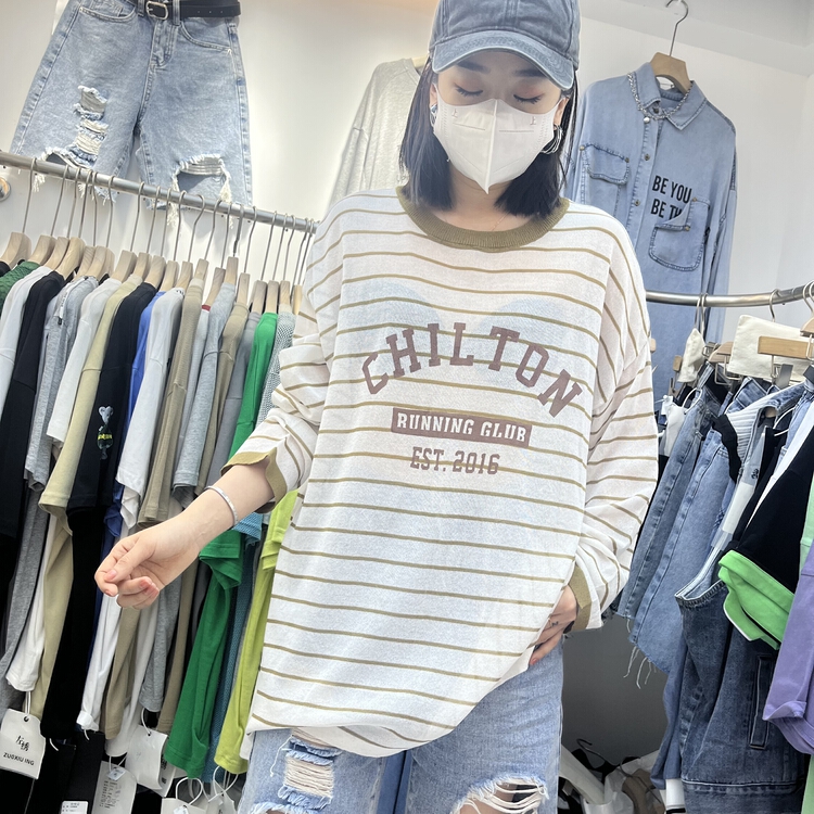 [left embroidery] loose and versatile letter stripe long sleeved sunscreen shirt 026# L