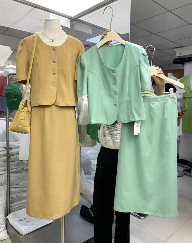 [Boran buran] Korean simple and comfortable short coat + slim high waist skirt suit 7203# LSW