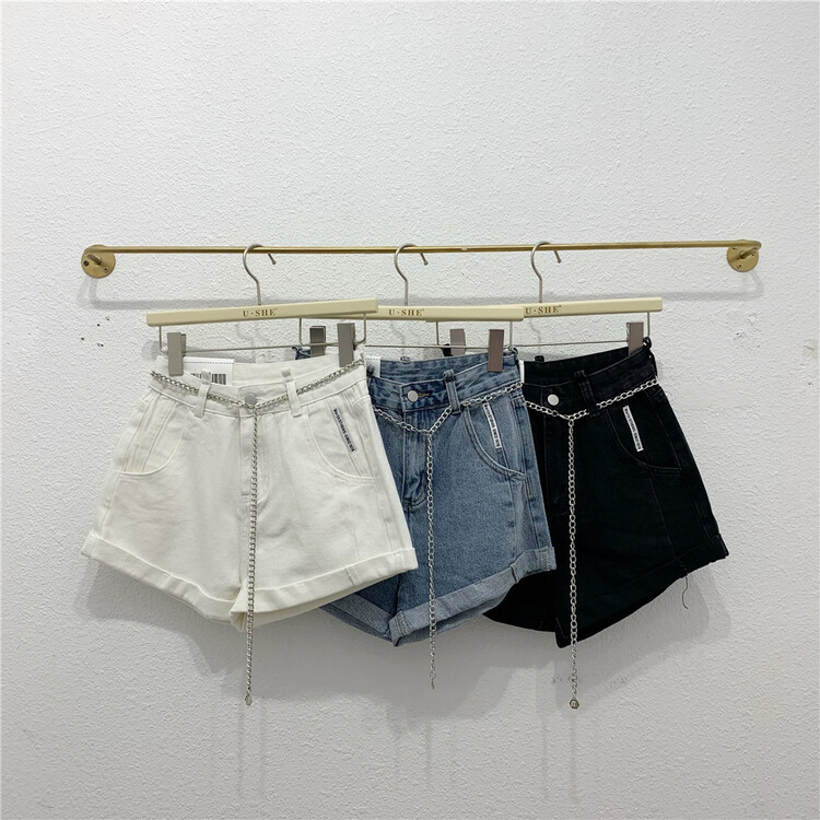 [u.she] Korean casual slim denim shorts (with waist chain) 36263# cqw