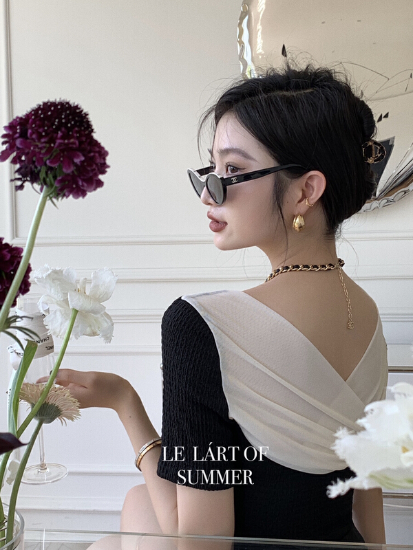 New in early summer! [le lart] high fashion French style pure desire, open back, yarn blocking square neck blouse ll5448# XYJ