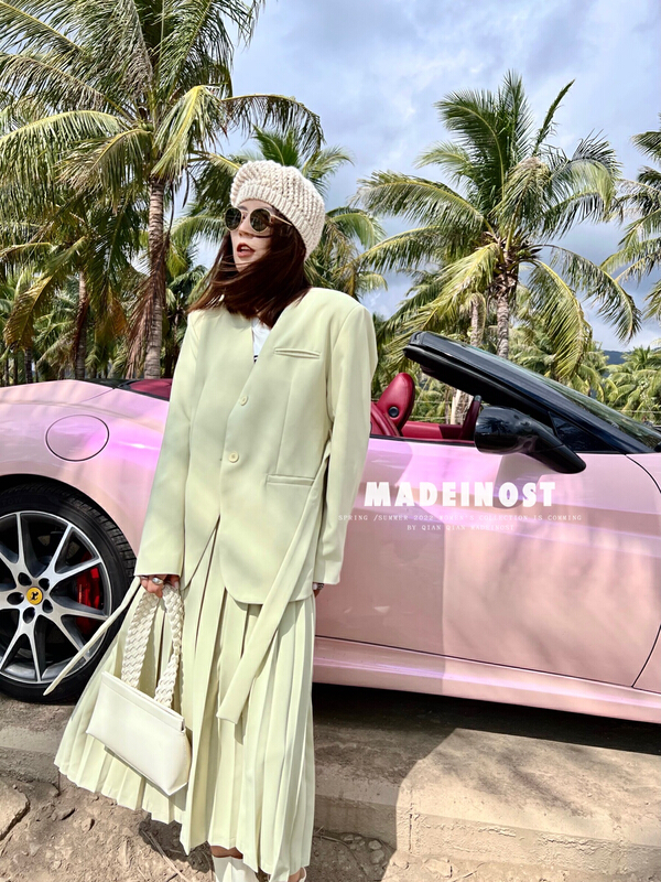 goods in stock! New year in early spring! [OSHA madeinost] solid V-neck suit + high waist slim pleated skirt suit (with belt) 86022# ll