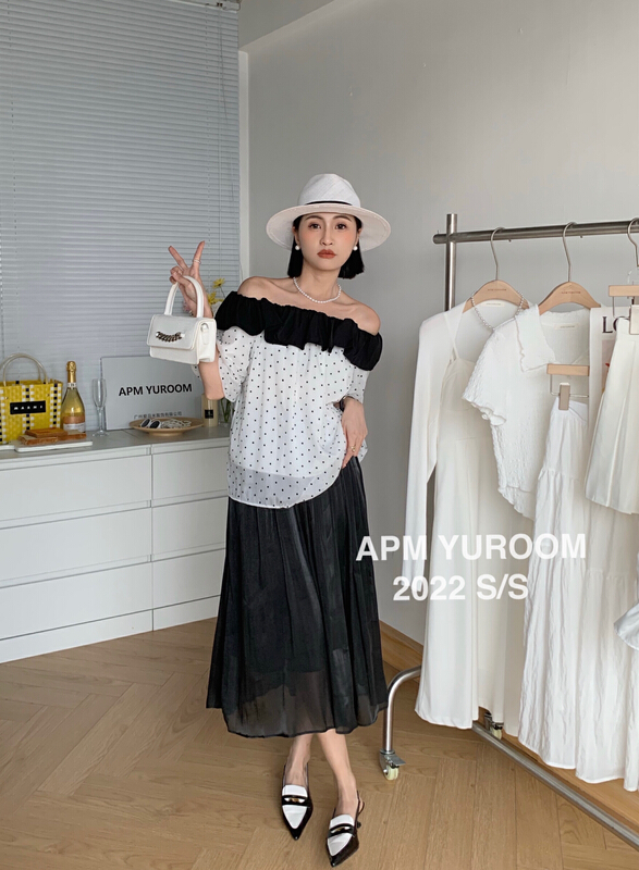 [APM yuroom] sweet wave dot flounced off shoulder shirt 22192# LSL