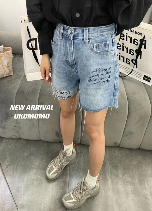 [x2 Fansi feather] high waist letter printed skinny denim shorts 6103# WTT