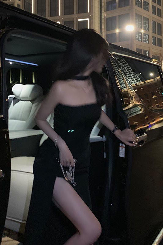 [x · h studio] Western style high-grade slit neck strapless dress 8270# ozq