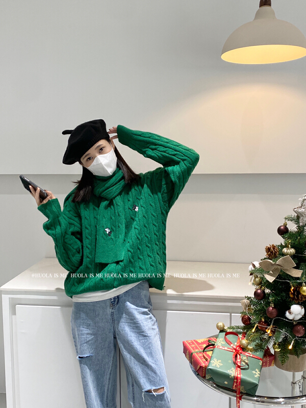 [hot Huola is me] Korean Mickey embroidered breasted short warm sweater (with scarf) 8466# cqw