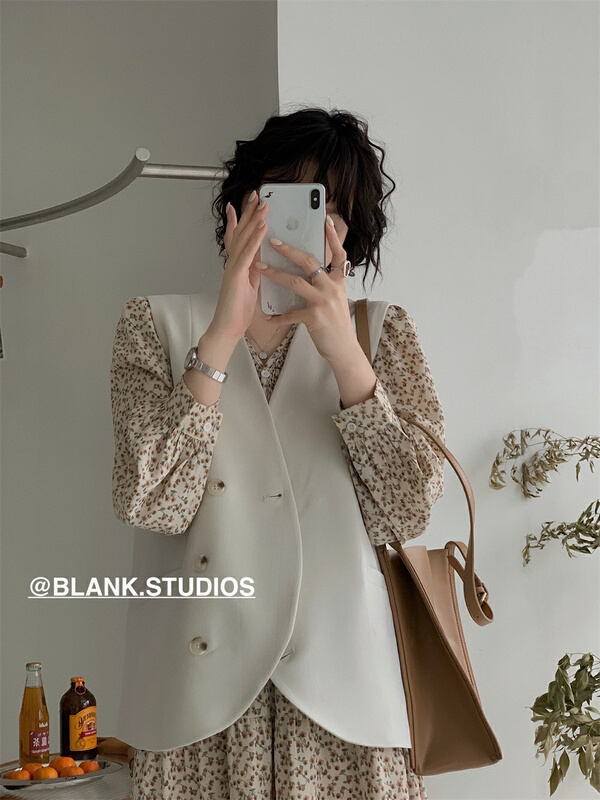 goods in stock! New year in early spring! [I snow] Korean V-neck single breasted vest 572096# WPL