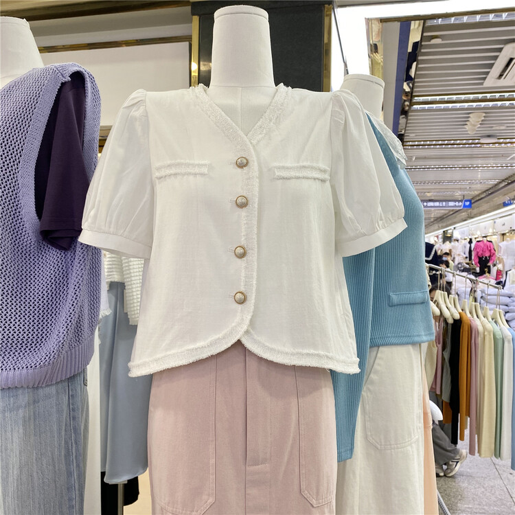 New year in early spring! [linkayi] Korean style V-neck bubble sleeve shirt 22219# hjy
