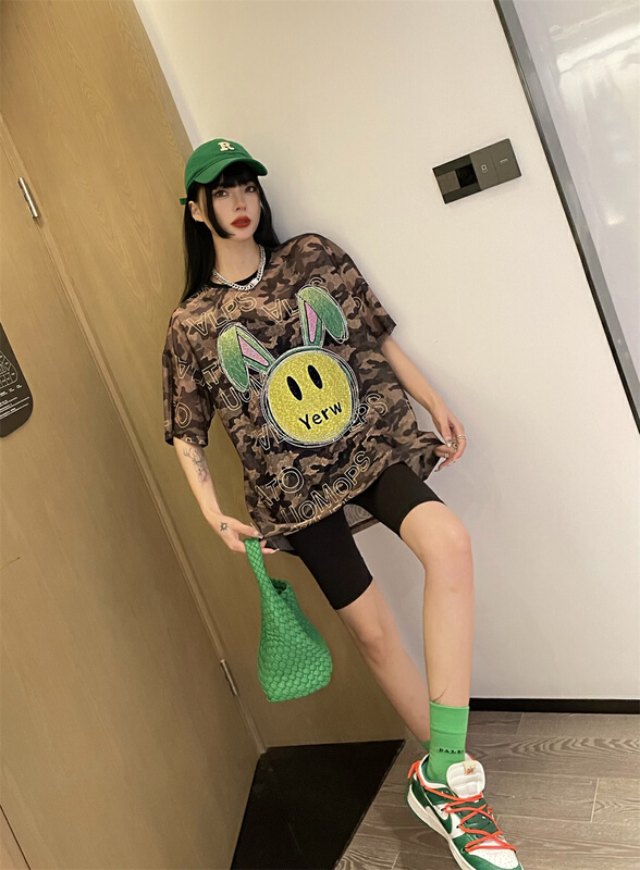 New in early summer! [3 + 2] funny cartoon rabbit Sequin design loose short sleeve T-shirt 3173# WPL