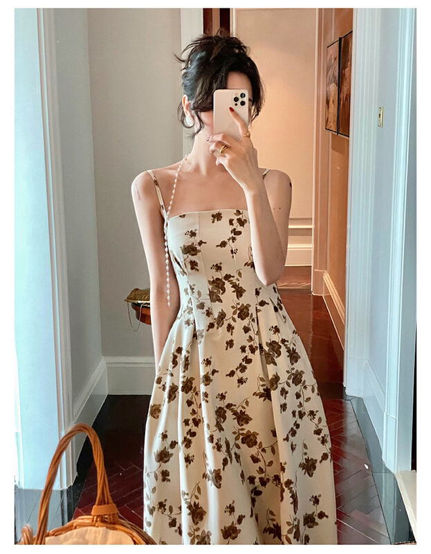 New in early summer! [L.L studio] French retro Halter Dress (with detachable pearl chain) 7576# PCZ
