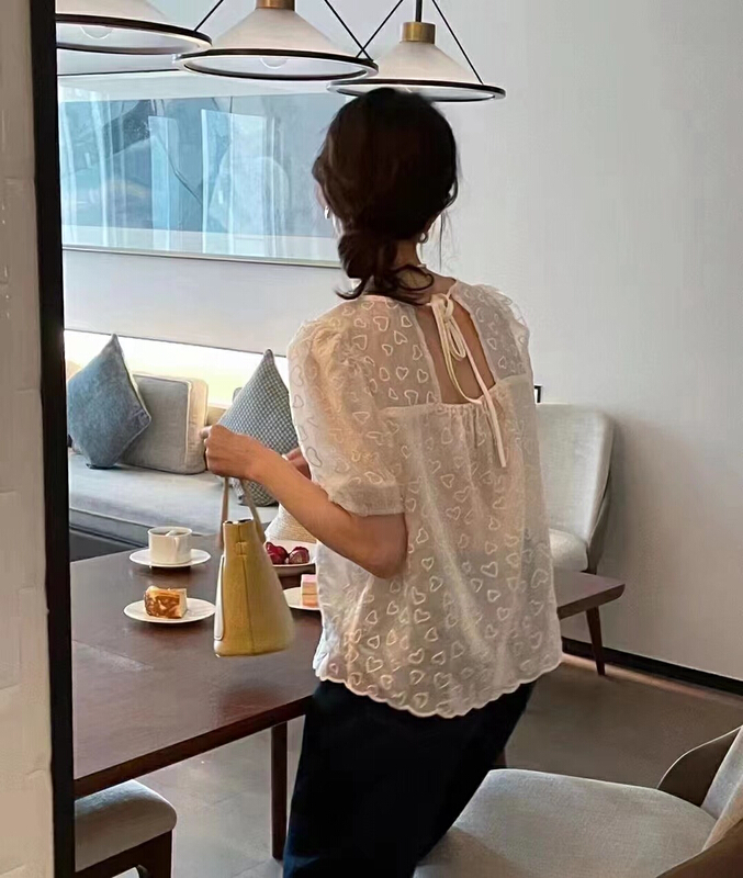 [Xiaoxiaojia] lace love embroidered chic back blouse 80571# WTT