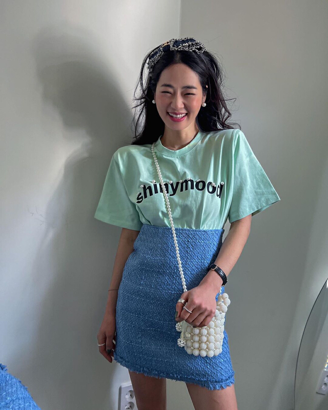 goods in stock! New in early summer! [savage] Korean version of foreign style, versatile, small fragrance letter printed pearl nail bead loose short sleeve T-shirt e8032# WPL