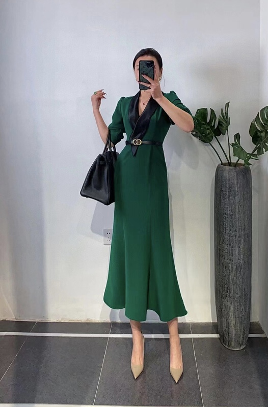 goods in stock! New year in early spring! [Torreya grandis] big woman light familiar V-neck color matching dress (without belt) 9609# JJ