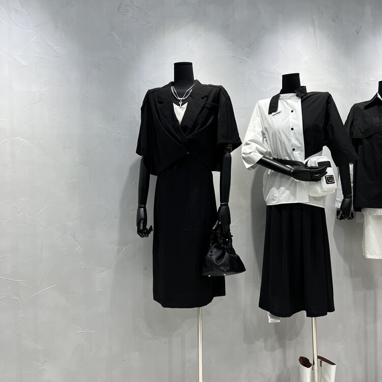 [YBS] Korean short shirt + comfortable lady skirt set 8825# hyy