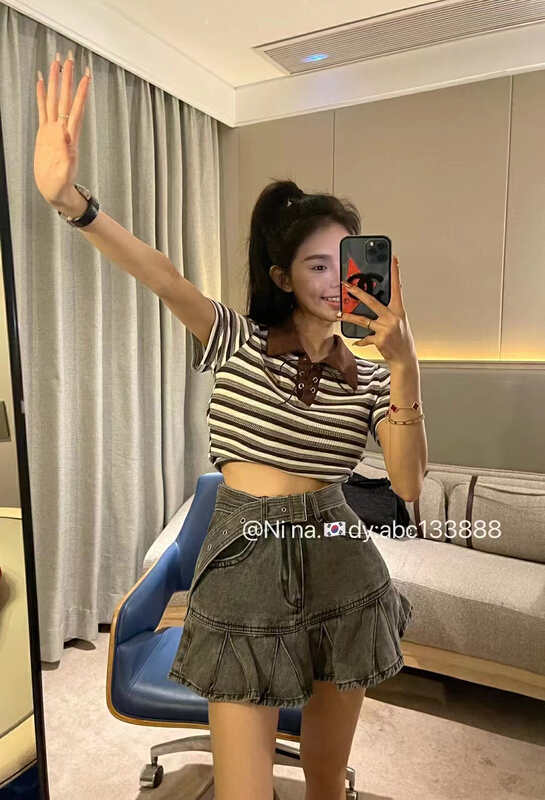 [M2 +] striped Spice Girl Fashion blouse + High Waist Skirt Set (with belt) 8096# WTT