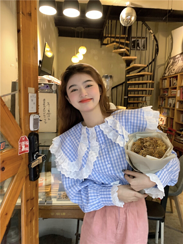 New year in early spring! [timely rain] Han Feng ins girl's sweet and lovely double neckline lace Plaid age reducing loose shirt (only shirts) 23859# WPL