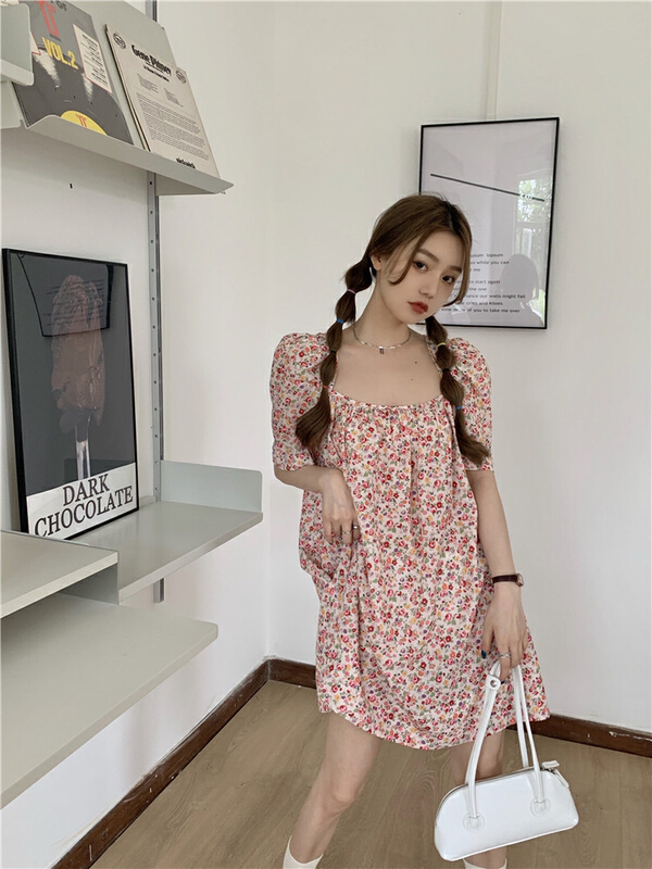 goods in stock! [timely rain] Han Feng ins sweet design sense square neck floral loose and thin dress 49452# WPL